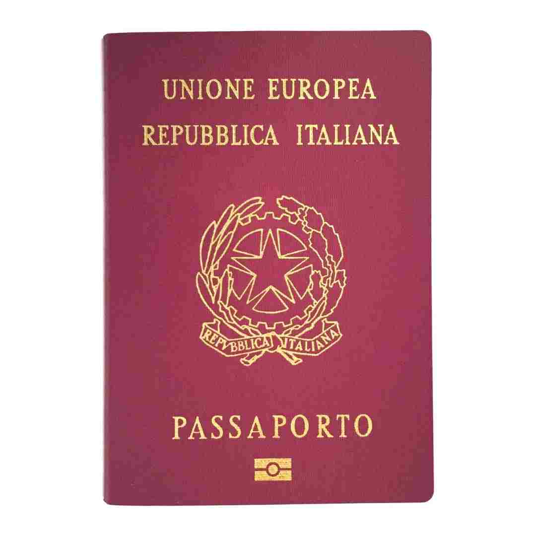 Traduzione giurata di un passaporto – Documento ufficiale certificato per procedure amministrative e di viaggio
